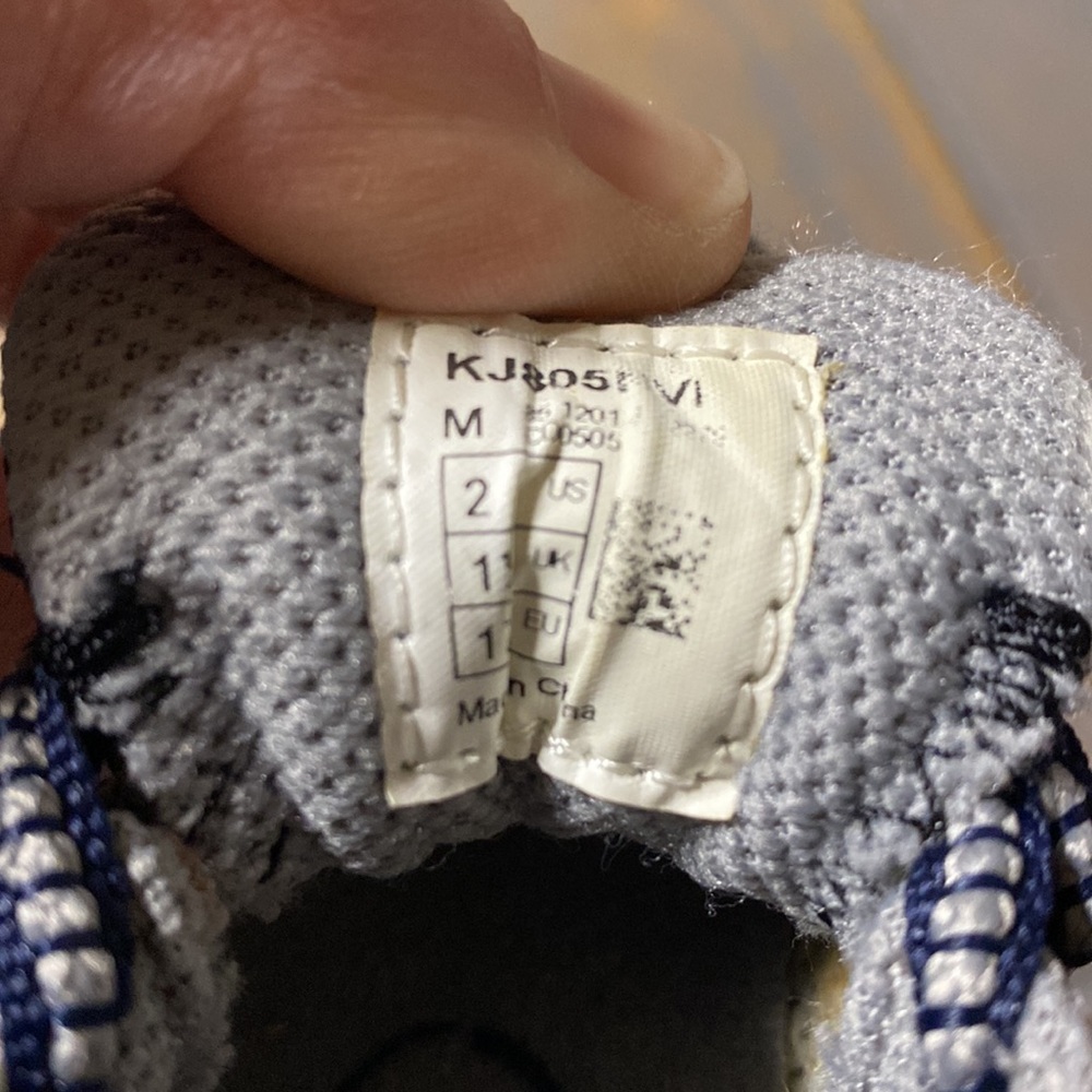 Infant new balance shoe. Size 2 (599/4) - Picture 4 of 4